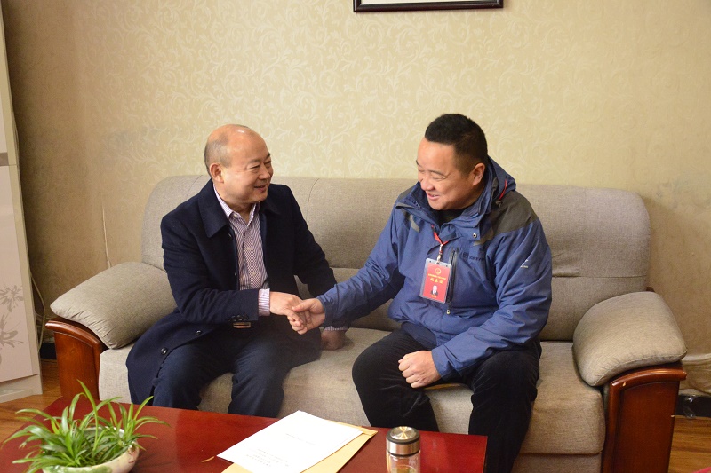 毛方余院长走访省人大代表戚士胜